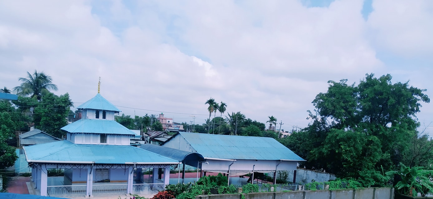 Table full of spices